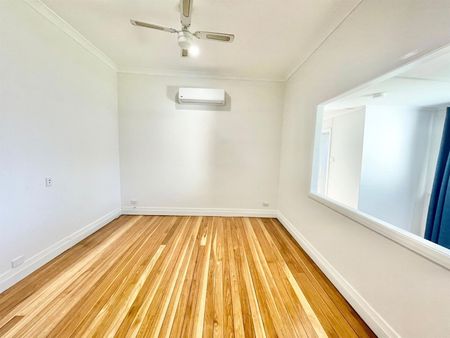 BEAUTIFUL 3 BEDROOM HOME ON BONARIUS - Photo 3