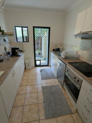 FURNISHED UNIT IN STRATFORD GARDENS !!!!! - Photo 5