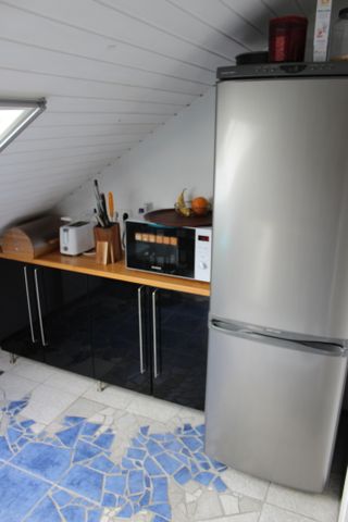 Gepflegte 2-Zimmer-Dachgeschosswohnung in Obertshausen - Photo 2