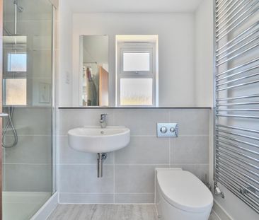 3 bedroom terraced house to rent - Photo 6
