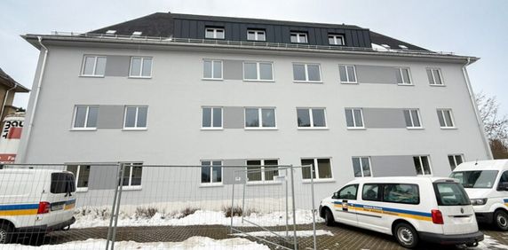 Erstbezug nach Sanierung - 2-Raum-Wohnung im 2. Obergeschoss in ruhiger Wohnlage von Annaberg! - Photo 2