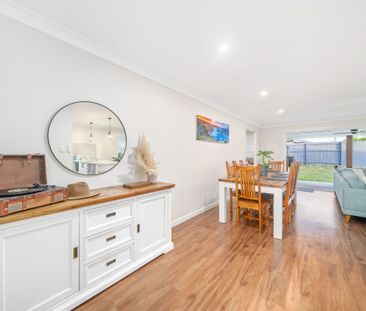 Cosy 5 Bedroom Nestled in the highly sought-after North Harbour Com... - Photo 4