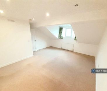 3 bedroom end of terrace house to rent - Photo 4