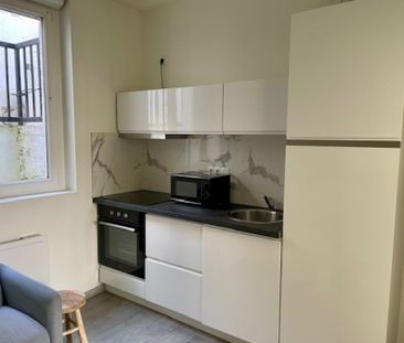 EN CENTRE VILLE JOLI MEUBLE AVEC PETITE COUR - Photo 4