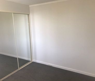 Unfurnished Apartment Overlooking the Swan River&excl; - Photo 2