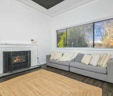 NEAT AND TIDY 3 BEDROOM HOME WITH HOME OFFICE - Photo 2