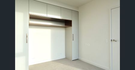 Contemporary PEAK Apartment - Photo 2