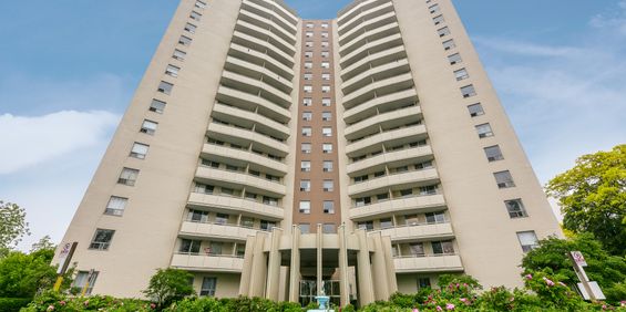 Spacious 2 Bedroom in Great Location - Photo 3