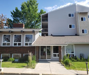 Parkview Estates Apartments | 7607 172 St, Edmonton - Photo 1