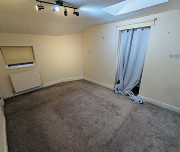 School Avenue - Photo 1