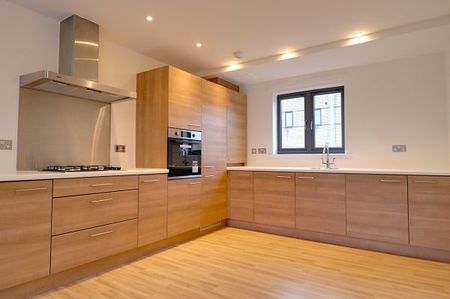 Christie Court, Rollason Way, Brentwood, CM14, Property for rent - Photo 2