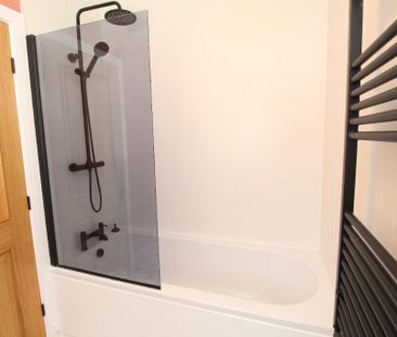 2 bedroom terraced house to rent - Photo 2