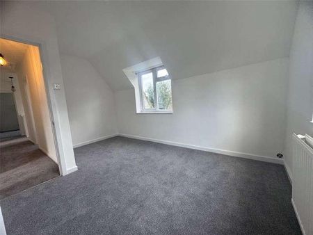 Rookery Way, Lower Kingswood, Tadworth, Surrey, KT20 - Photo 3