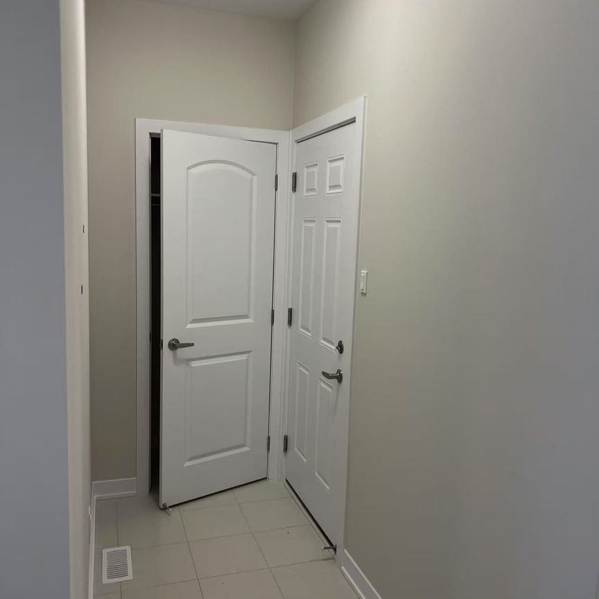 For Lease - 376 Les Emmerson Drive, Barrhaven, Ontario - Photo 1