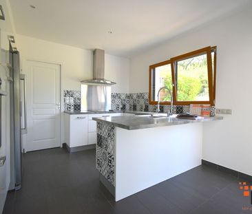 Location Maison 8 pièces 130m² - Photo 4
