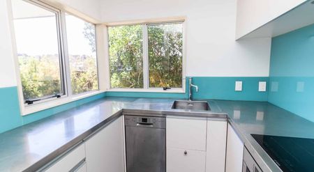 Townhouse in Newtown - Photo 5