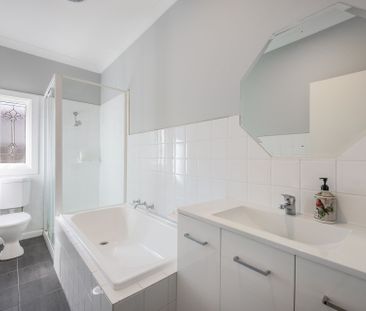 12 Lowe Street, Queanbeyan - Photo 6