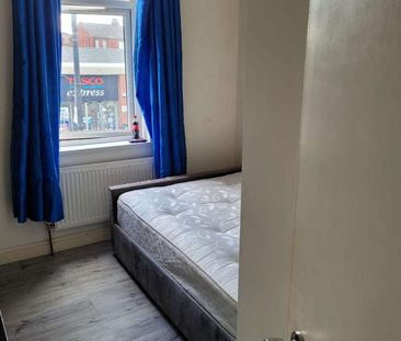 Monton Road, M30 - Photo 3