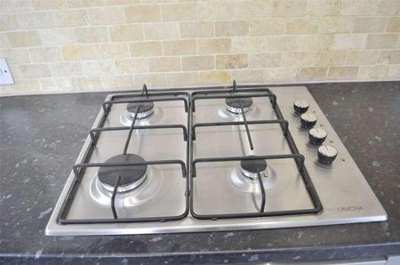 Strawberry Lane, Carshalton, SM5 - Photo 4