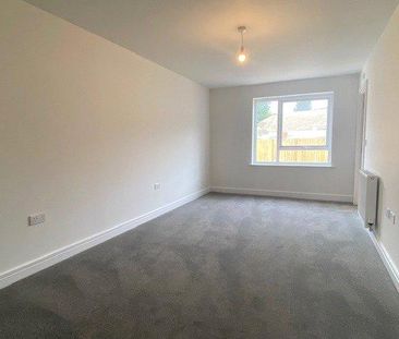 4 bedroom detached house to rent - Photo 5