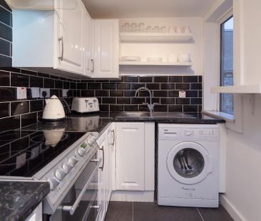 Room 5, 21 Willowbank Gardens, North Belfast, Belfast, BT15 5AH - Photo 6