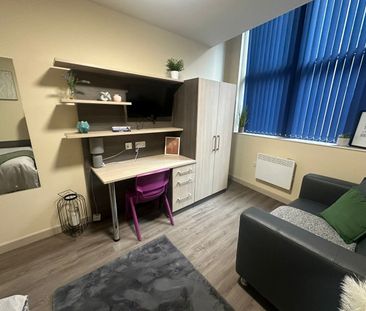 Studio Flat, Halley House, NG1 - Photo 2