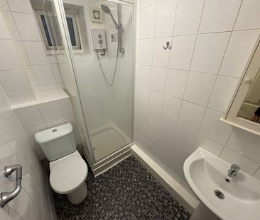 Studio Flat, Brook Road, M14 - Photo 6