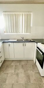 Updated 1 Bedroom Unit! - Photo 4
