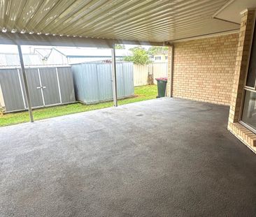 Great Brick & Tile family home - Photo 4