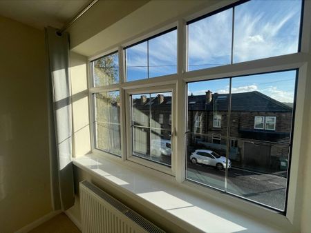 3 bedroom end of terrace house to rent - Photo 2