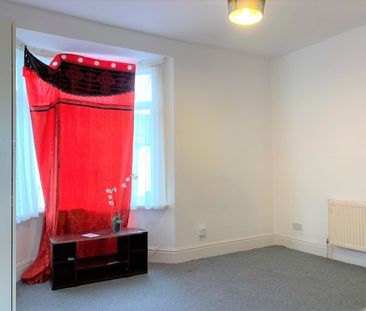 2 Bed Flat, Herbert Street, E13 - Photo 4