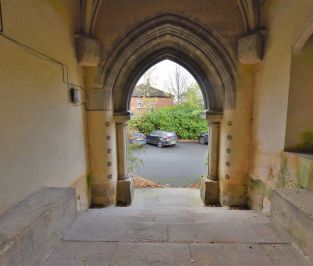 2 bedroom Flat in 1 Towers Way, Leeds - Photo 5