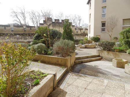 Location Appartement 3 pièces 73m² AVIGNON 84000 - Photo 5