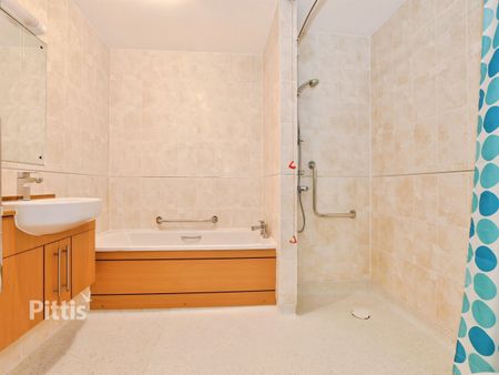 1 bedroom retirement property to rent - Photo 5