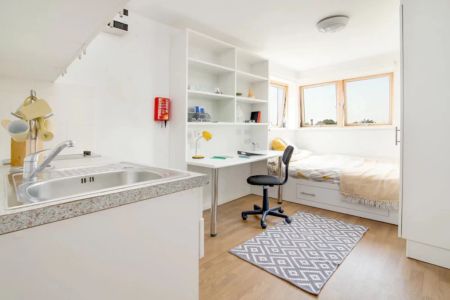 Platinum Studio - Photo 2