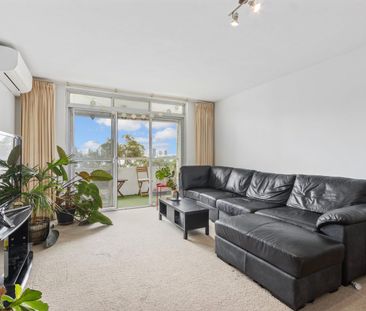 IDEAL LOCATION! - Photo 4