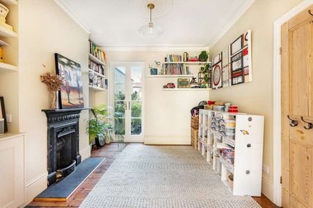 5 Bed Terraced House, Gloucester Road, N17 - Photo 2
