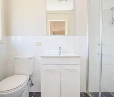 Modern Family Home in a Quiet Cul-De-Sac - Photo 1