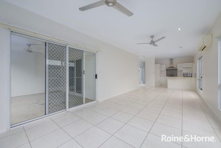 LOW SET FULLY AIR CONDITIONED THREE BEDROOM HOME IN CLINTON! - Photo 2