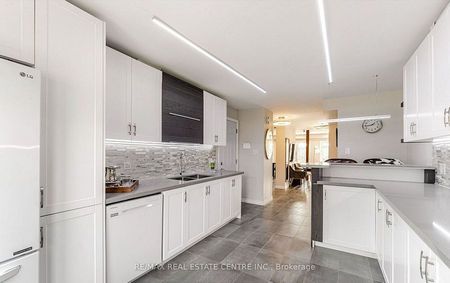For Lease - 2046 Glenada Crescent, Oakville, Ontario - Photo 5