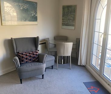 1 Bed Flat, The Octagon, BN2 - Photo 2