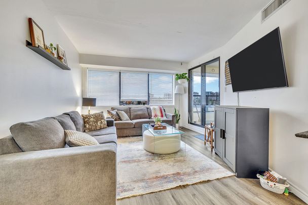 For Lease - 100 Bronte Road Unit# 309, Oakville, Ontario - Photo 1