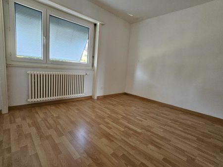 Appartement de 3.5 pièces avec grand balcon et vue sur le lac - Photo 3