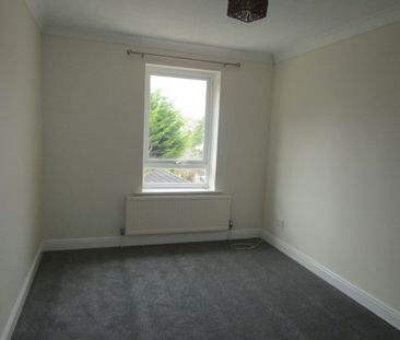 3 bed Terraced - To Let - Photo 4