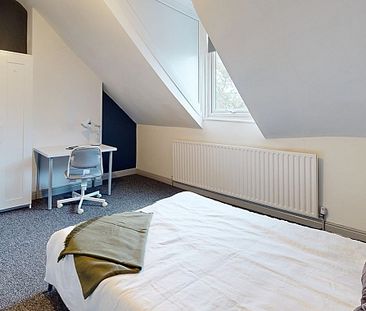 Modern 5-Bedroom Home on Ecclesall Road – Perfect for Students & Sh... - Photo 5