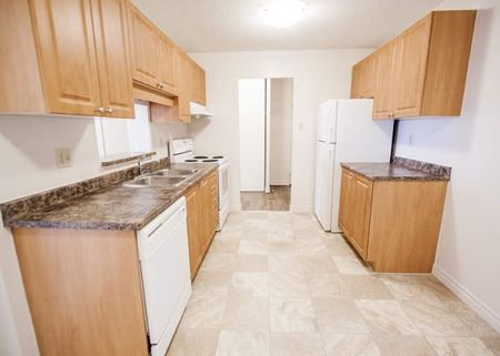 The Trillium at the Royal Gardens - Photo 3