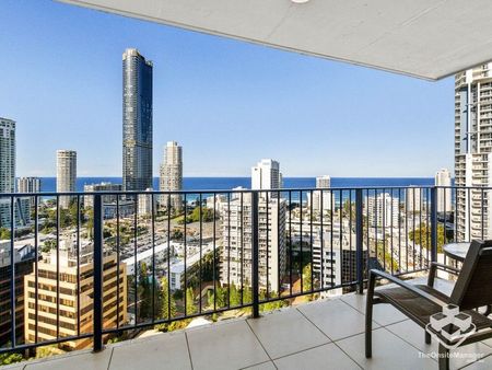 Exquisite 3-Bedroom Penthouse-Style Apartment with Breathtaking 300-Degree Views in the Heart of Surfers Paradise - Photo 4