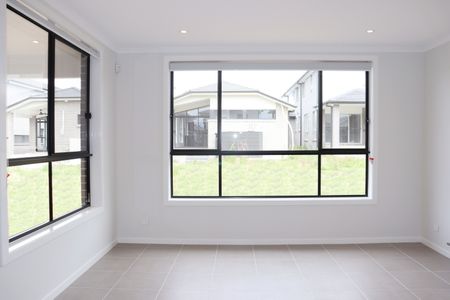 12 Apiary Street, Austral NSW 2179 - House For Rent | Domain - Photo 4