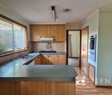 Beautifully Presented Family Home - Photo 3