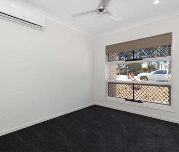 Stylish & Convenient Coomera Living - Photo 4